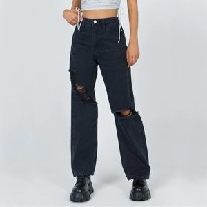 Fraya High Rise Boyfriend Jeans in Black